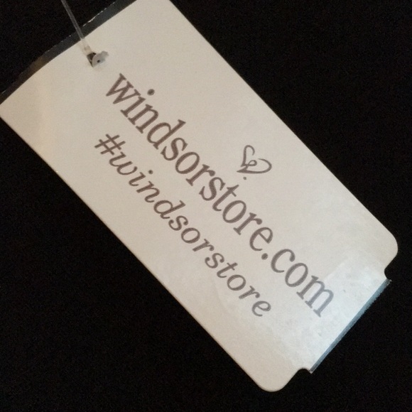 CLEARANCE! 🤩 Windsor Long Black Dress 🖤 - Picture 5 of 6